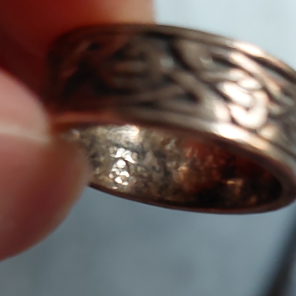 Handcrafted Silver Ring - Picture 3 of 4